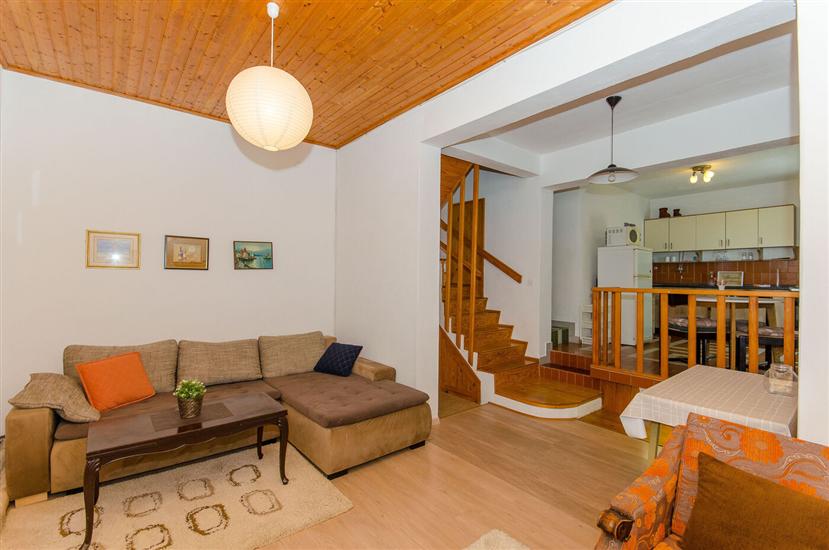 Apartment A1, for 10 persons