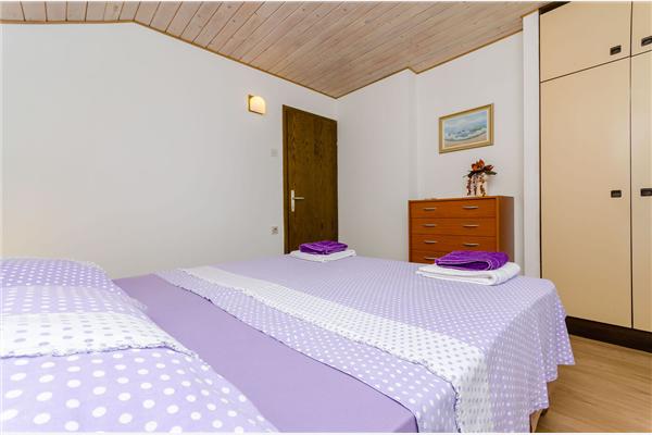 Apartment A1, for 5 persons