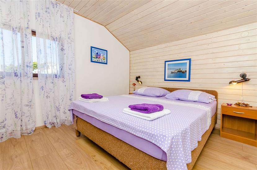 Apartment A1, for 5 persons