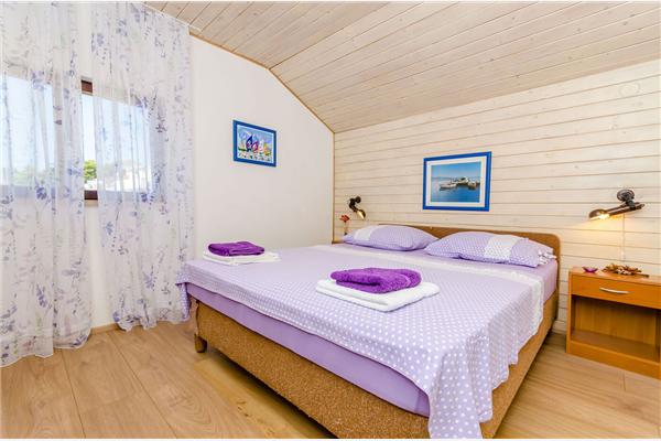 Apartment A1, for 5 persons