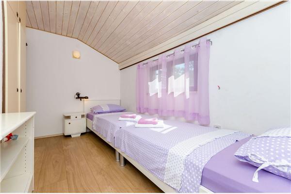 Apartment A1, for 5 persons