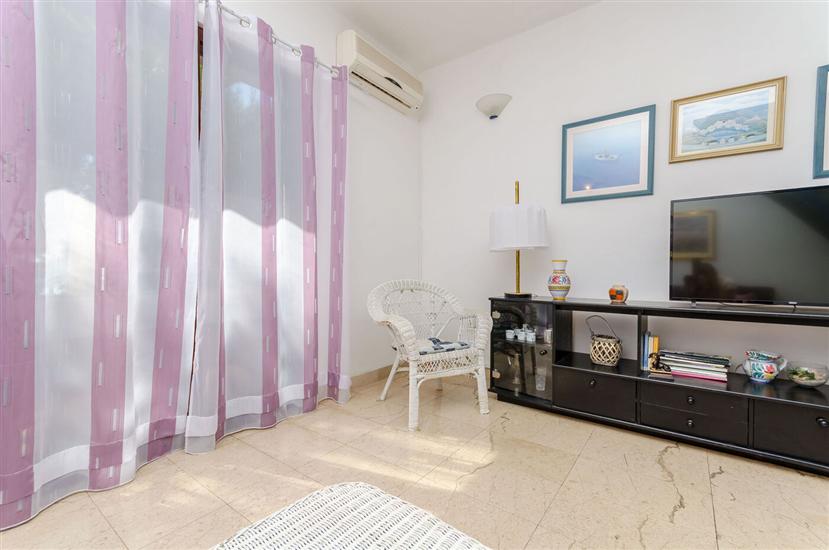 Apartment A1, for 5 persons