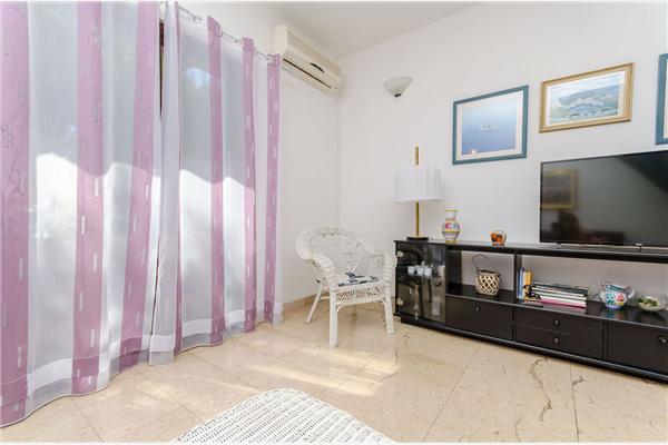 Apartment A1, for 5 persons