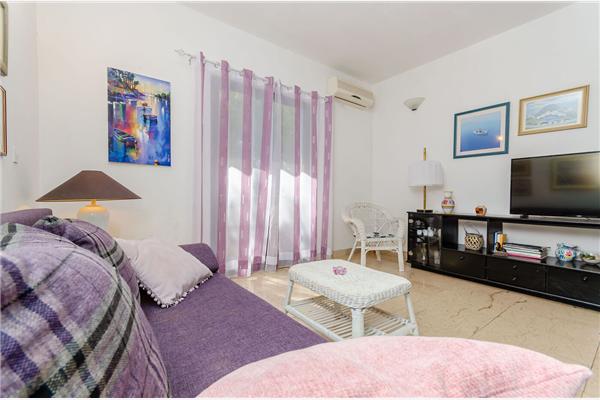 Apartment A1, for 5 persons