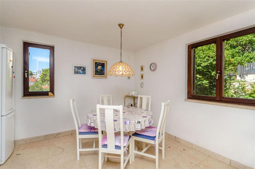 Apartment A1, for 5 persons