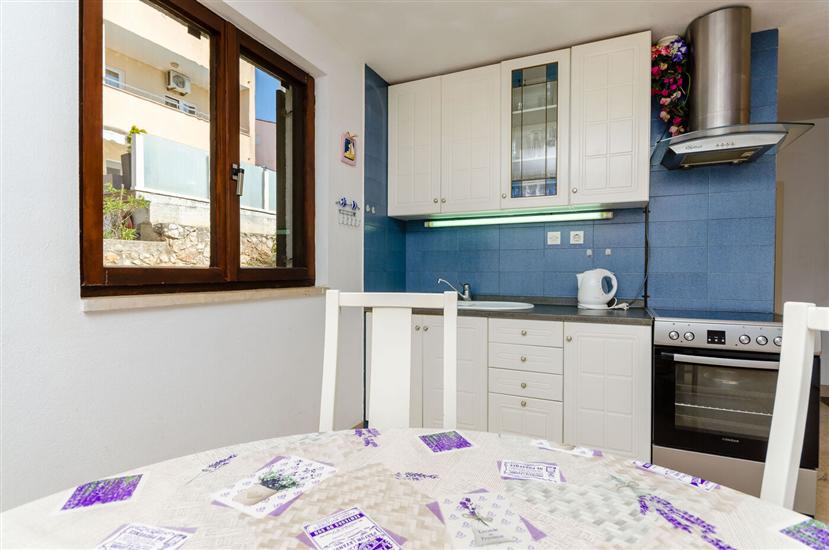 Apartment A1, for 5 persons