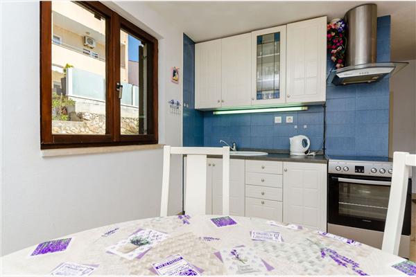 Apartment A1, for 5 persons