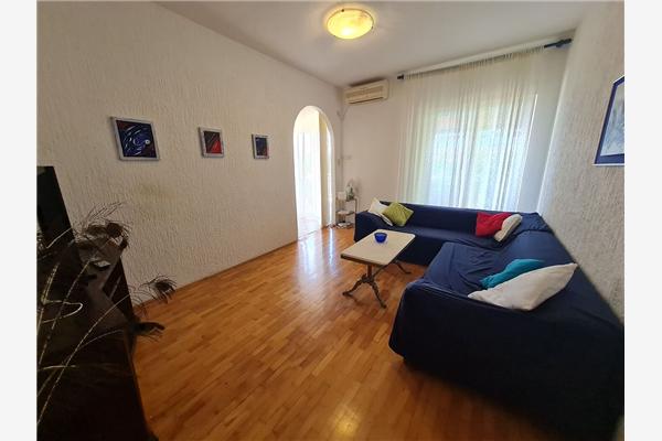 Apartment A2, for 6 persons