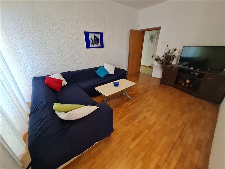 Apartment A2, for 6 persons