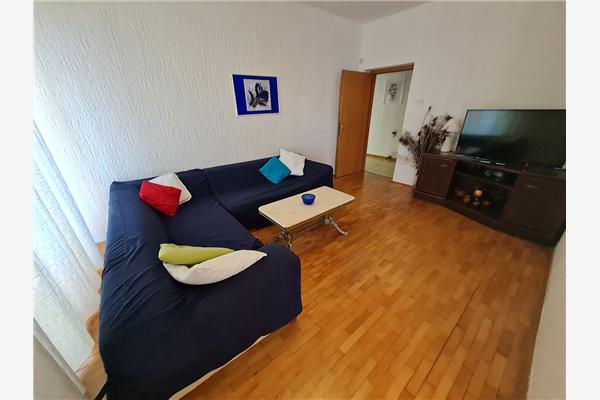 Apartment A2, for 6 persons