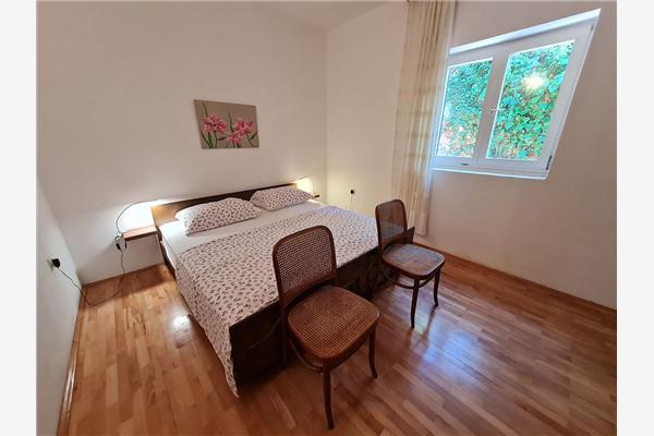 Apartment A2, for 6 persons