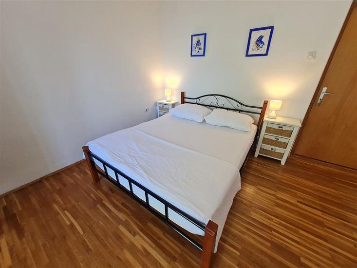 Apartment A2, for 6 persons