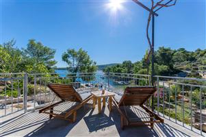 Hiša - Necujam - otok Solta