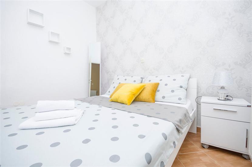 House K1, for 12 persons