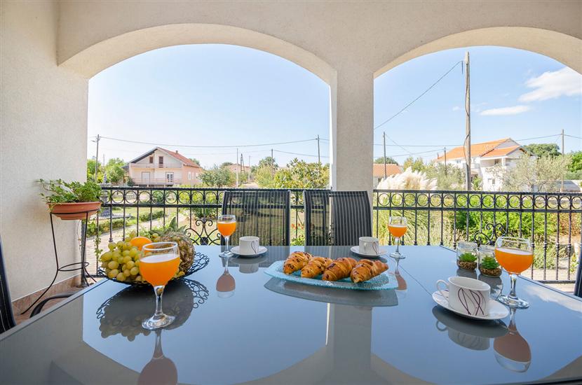 House K1, for 12 persons