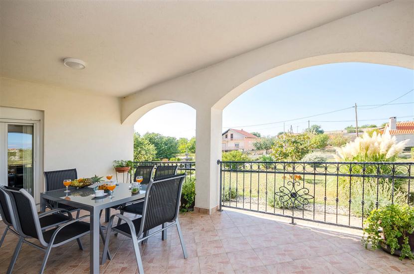 House K1, for 12 persons