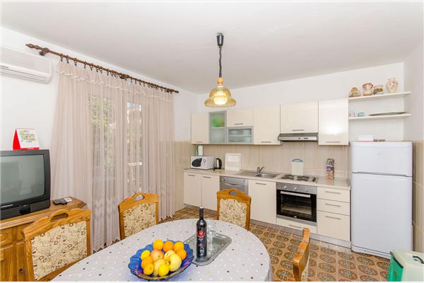 Apartment A1, for 8 persons