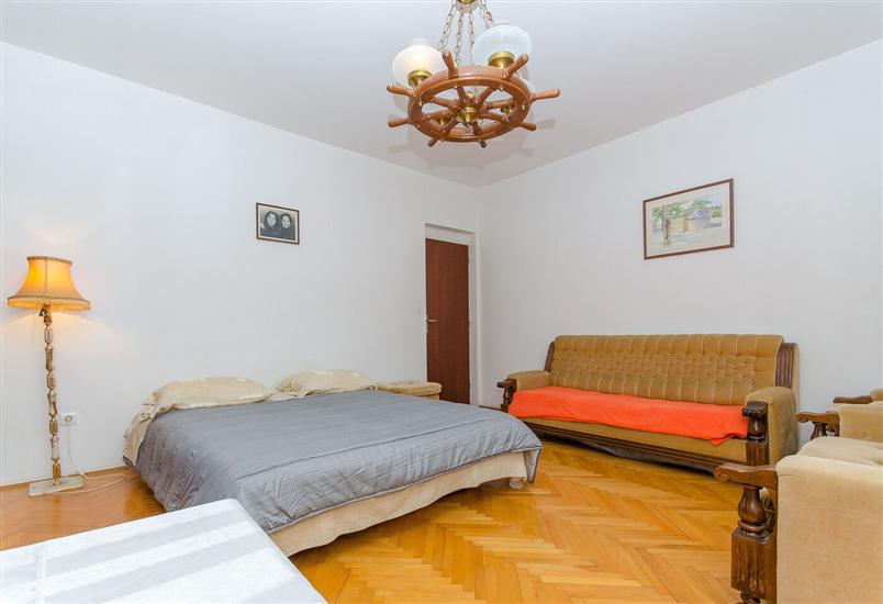 Apartment A1, for 8 persons