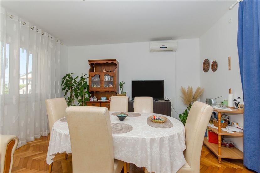 Apartment A2, for 6 persons
