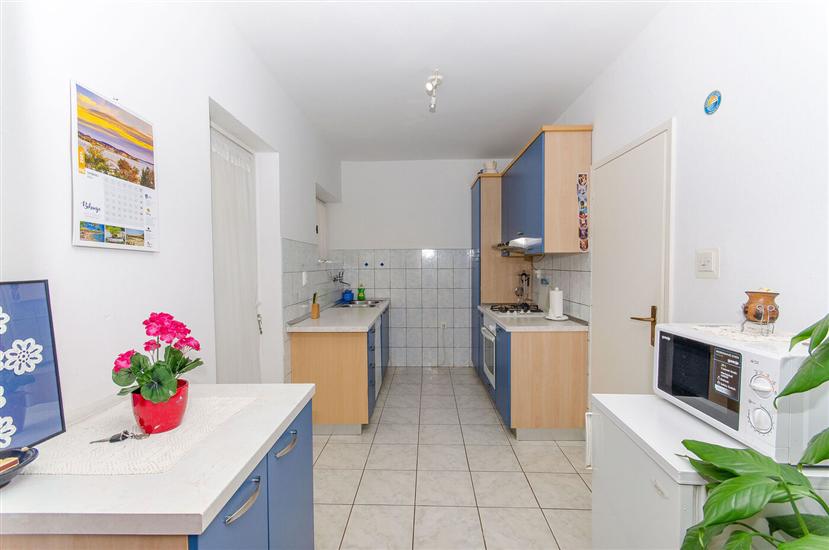 Apartment A2, for 6 persons