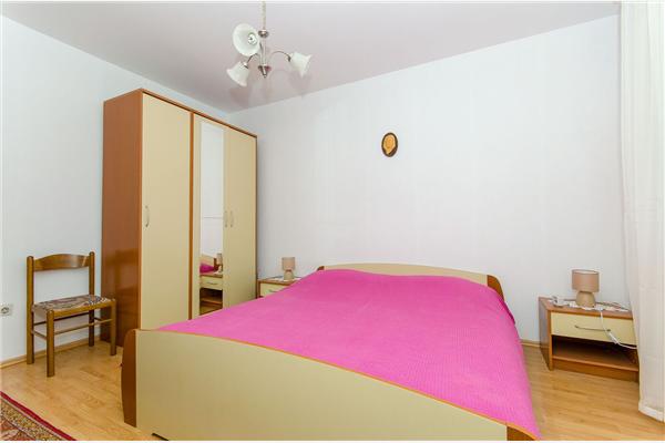 Apartment A2, for 6 persons