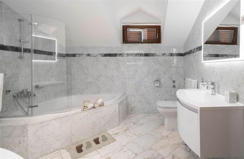 House K1, for 10 persons