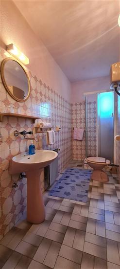 Room S2, for 3 persons