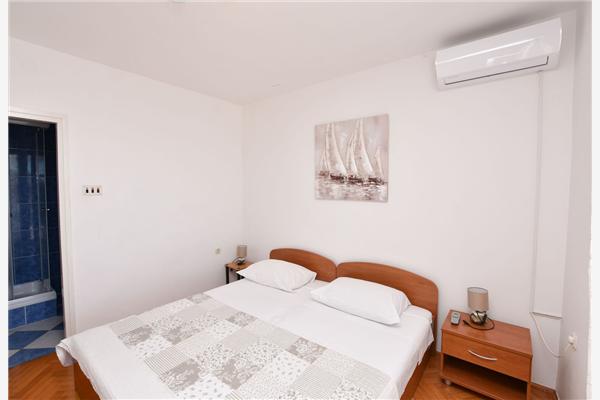 Room S2, for 2 persons