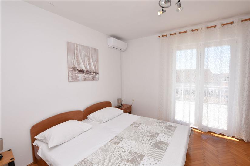 Room S2, for 2 persons