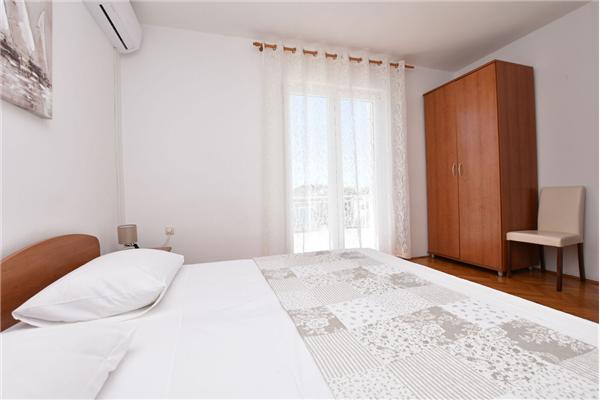 Room S2, for 2 persons