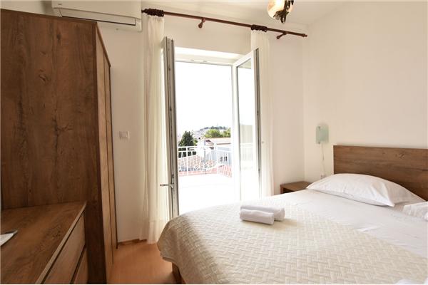 Room S5, for 2 persons