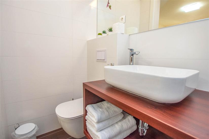 House K1, for 8 persons