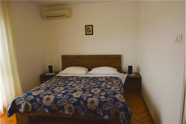 Room S3, for 2 persons