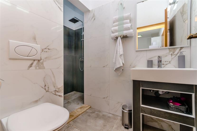 Apartment A2, for 3 persons