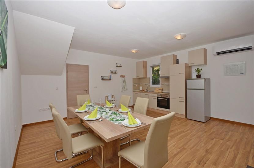 Apartment A1, for 6 persons