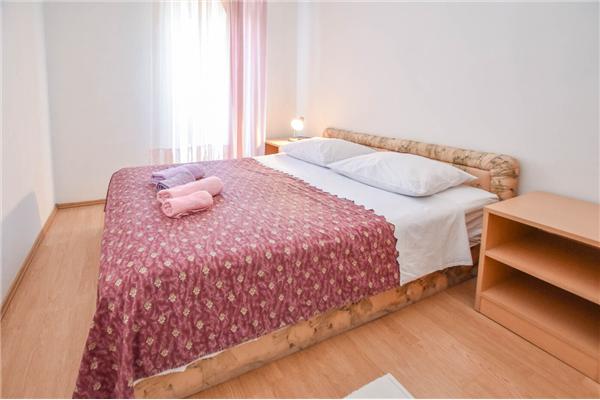Apartment A2, for 5 persons
