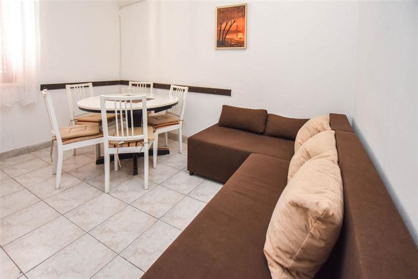 Apartment A2, for 5 persons