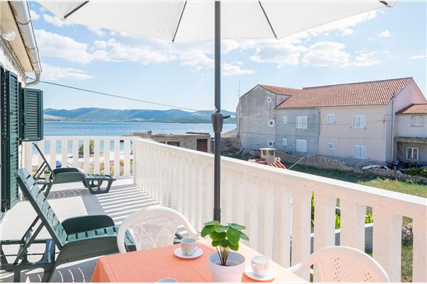 Apartment A1, for 6 persons