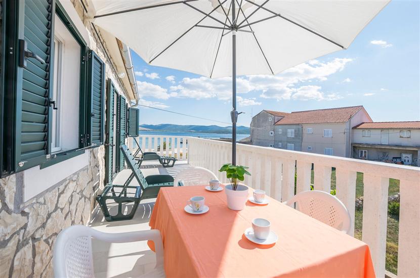 Apartment A1, for 6 persons