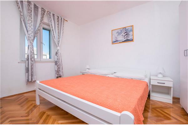 Apartment A1, for 6 persons