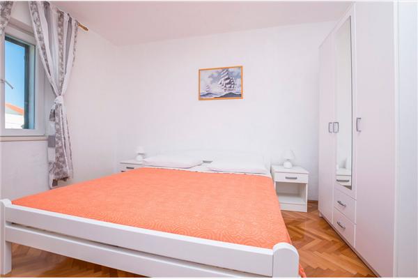 Apartment A1, for 6 persons