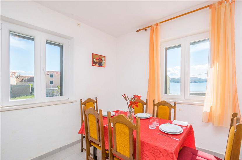 Apartment A1, for 6 persons