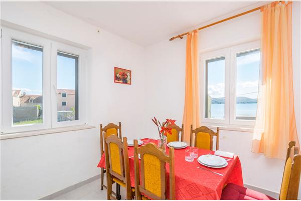 Apartment A1, for 6 persons