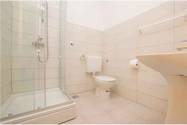 Room S1, for 2 persons