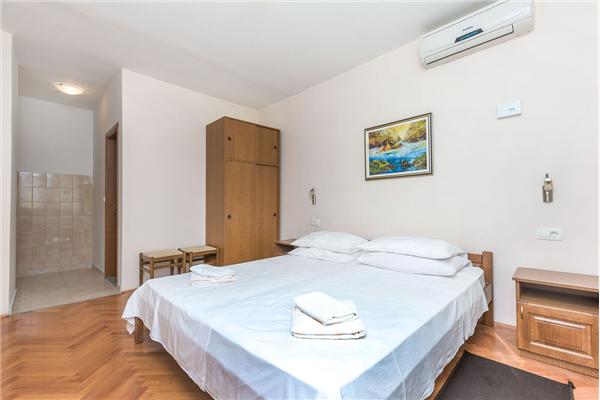 Apartment A4, for 4 persons