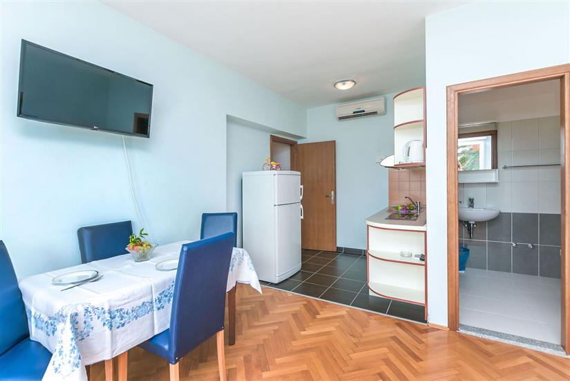 Apartment A4, for 4 persons