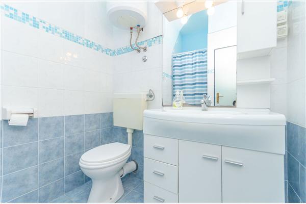 Apartment A2, for 5 persons