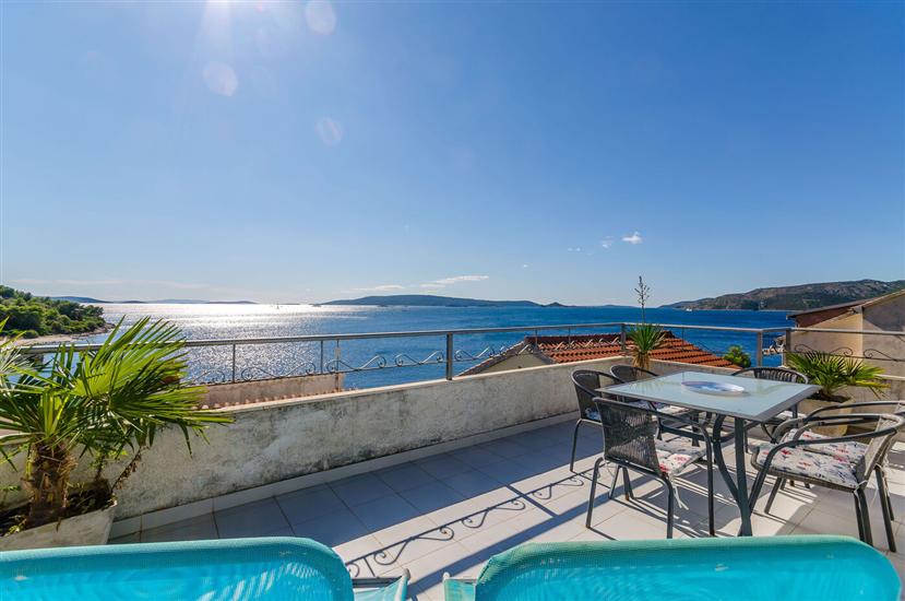 Apartment A2, for 5 persons