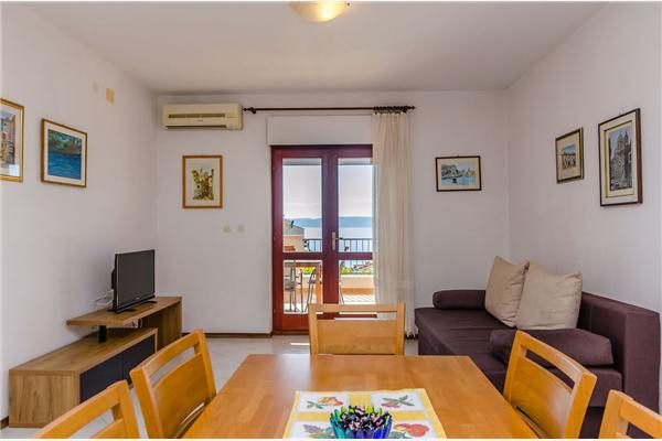 Apartment A1, for 5 persons