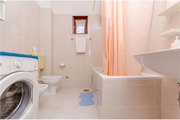 Apartment A1, for 5 persons